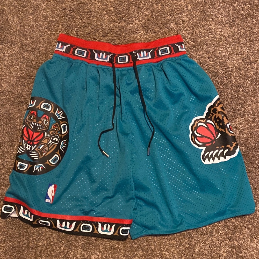 Vintage 1995-96 Vancouver Grizzlies shorts